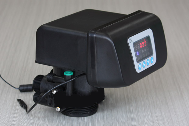 數顯多路閥全自動軟水器(軟化水設備) 數顯多路閥全自動軟水器(軟化水設備)